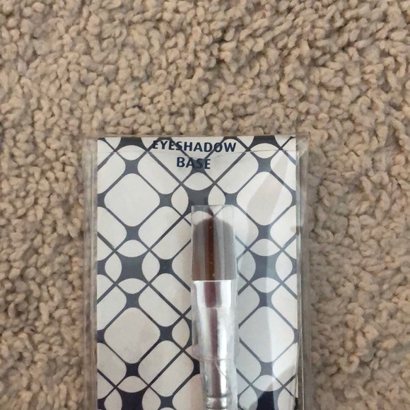 Lune + Aster Eyeshadow Base Brush-Brand New - Picture 3 of 3